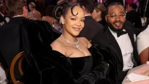Rihanna: Super Bowl half-time show to mark singer's live return